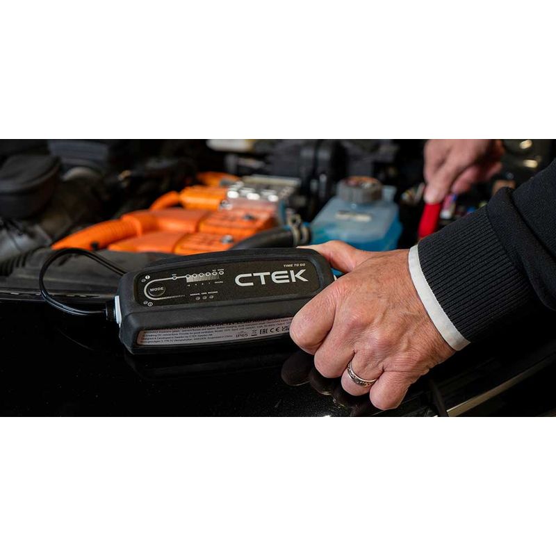 CTEK - CT5 TIME TO GO 5A Battery Charger Kit